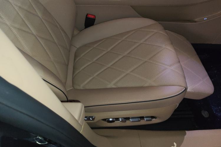 Used Hima Stelato S9 2025 Extended-Range Max+ Right Front Seat