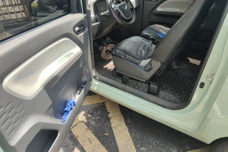 Used Wuling Hongguang MINIEV 2021 Macaron Premium Model – Lithium Iron Phosphate Driver Seat
