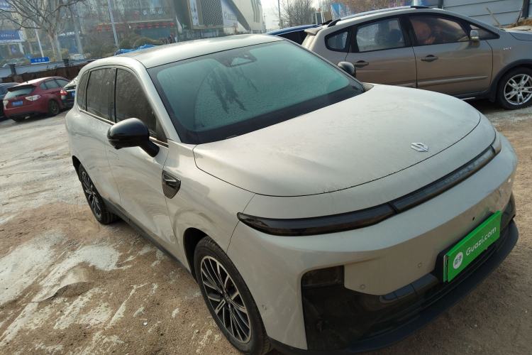 Used Leapmotor B10 2025 510 Joyful Edition Front Right 45 Deg