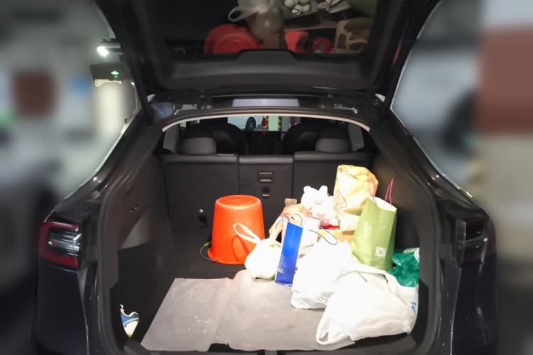 Used Tesla Model Y 2021 Standard Range Rear-Wheel Drive Version Trunk