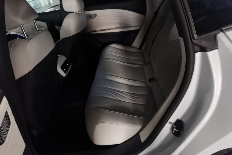 Used Geely Galaxy E8 2024 665 km Range Rear-Drive Starship Long-Range Version
