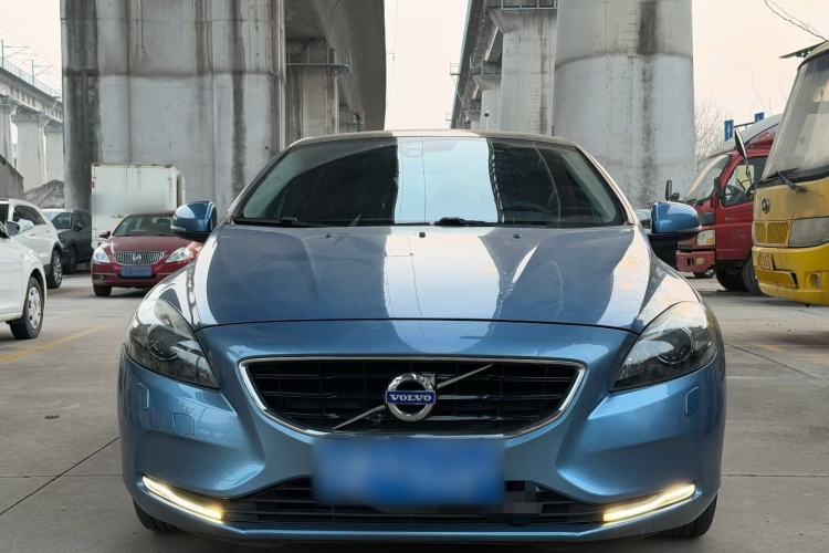 Used Volvo V40 2016 T3 Zhiyi Edition
