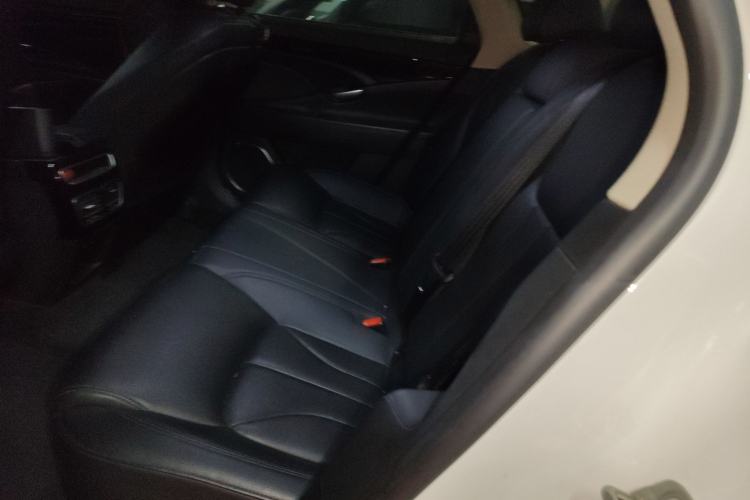 Used Geely Auto Emgrand GT 2016 2.4L Comfort Version
