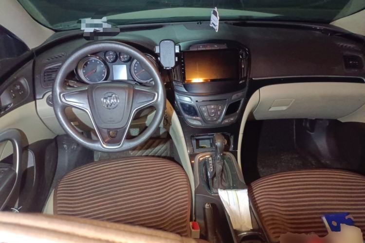 Used Buick Regal 2015 2.0L Leading Fashion Edition Center Console