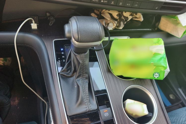 Used Toyota Granvia 2024 2.5L Hybrid Prestige PLUS Four-Wheel Drive Version