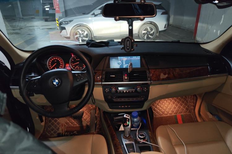 Used BMW X5 2013 xDrive35i Leading Model Center Console