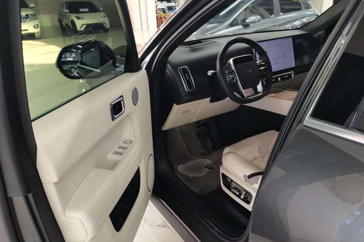 Used Li Auto L7 2023 Pro Model
