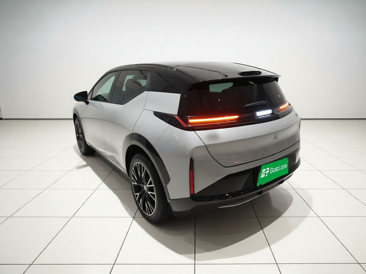 Zeekr X 2023 Four-Wheel Drive YOU Edition 4 Seats — снимка 4