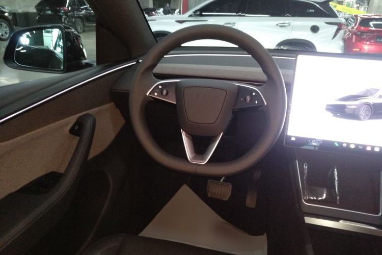 Used Tesla Model Y 2026 Rear-Drive Model
