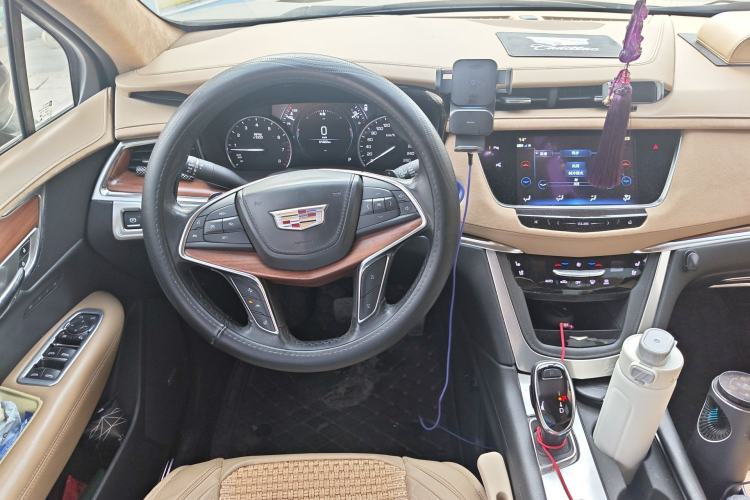 Used Cadillac XT5 2018 28E 4x4 Platinum Edition
