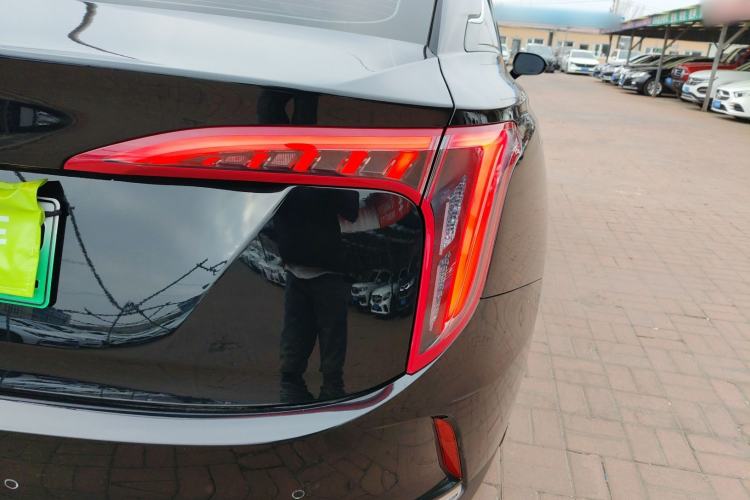 Used Hongqi E-QM5 2022 431 km Charge & Enjoy Edition