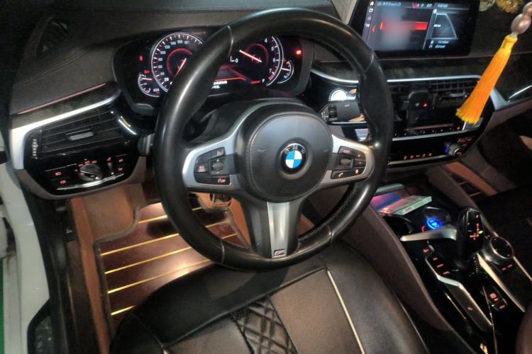 Used BMW 5 Series 2018 525Li M Sport Package Steering Wheel