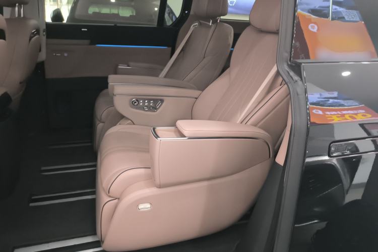 Used XPeng X9 2025 740 Ultra-Long Range Max
