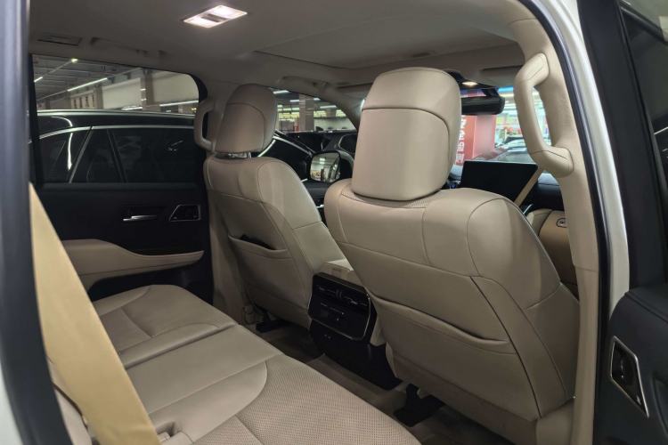 Used Toyota Land Cruiser  Interior 5