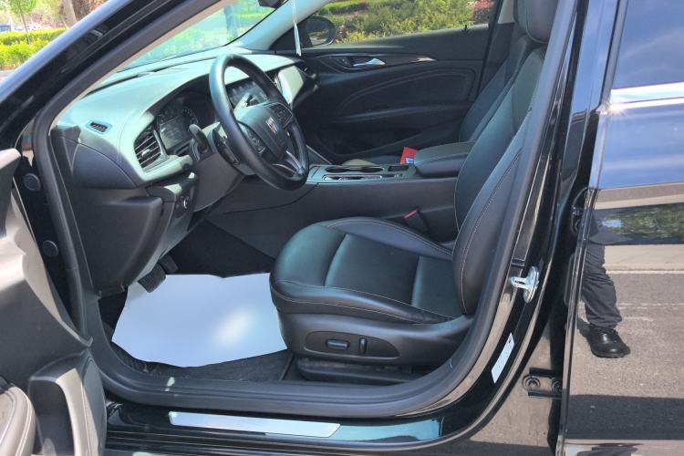 Used Buick Regal 2024 25T Deluxe Edition Left Rear Seat