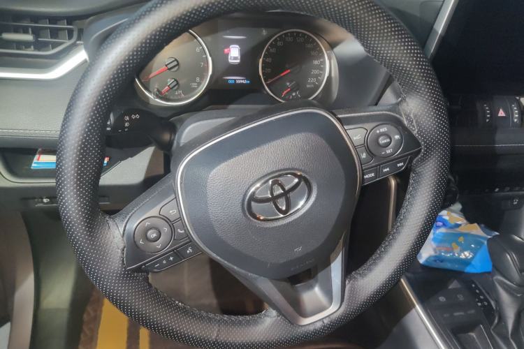 Used Toyota Wildlander 2020 2.0L CVT Two-Wheel Drive Luxury Edition Steering Wheel