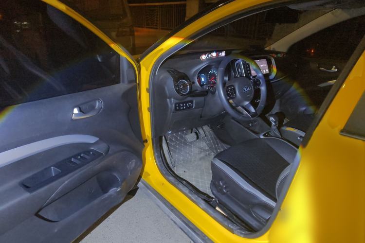 Used Kia kx1 Stonic 2019 1.4L Automatic Fun Edition China V Standard Interior 3