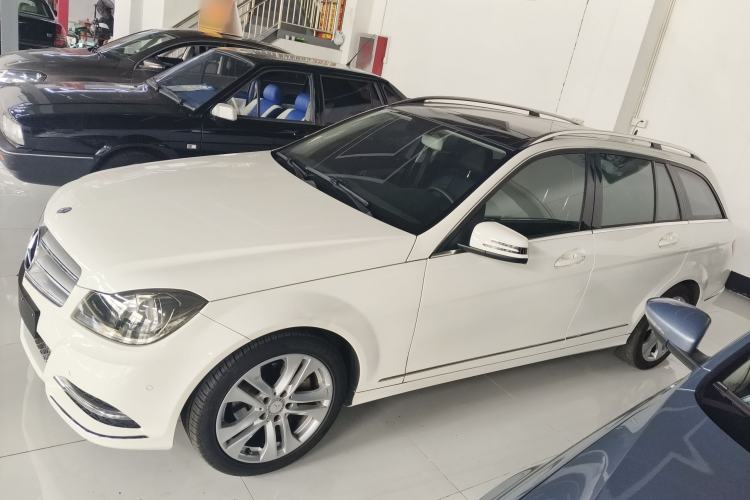 Used Mercedes-Benz C-Class 2011 C 200 Fashion Travel Edition