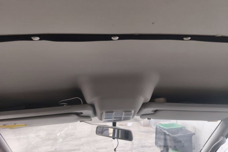 Used SAIC MAXUS Xintu V80 2021 2.0T Manual Classic Aoyuntong Short Wheelbase Mid-Roof 5/6-Seater