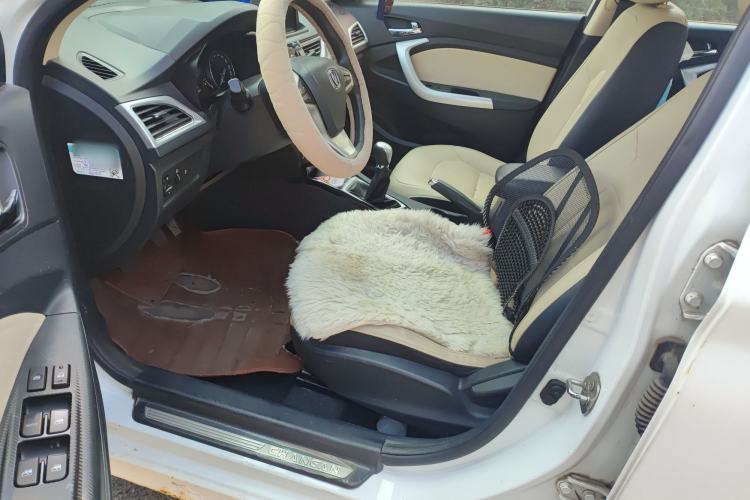 Used Changan Alsvin V7 2015 1.6L Manual Enjoyment Model China IV Standard
