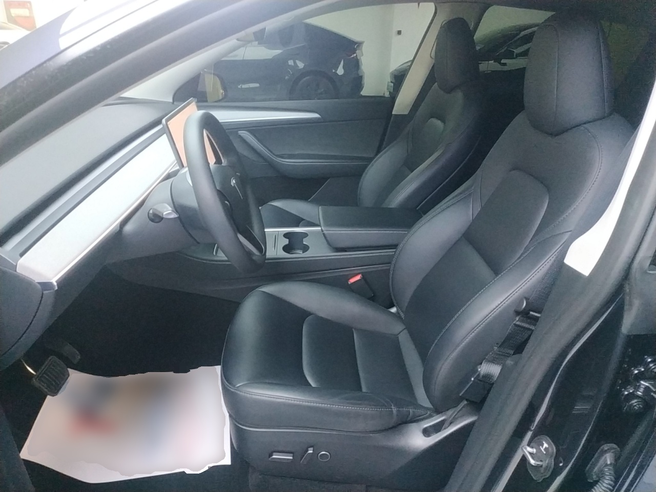 Переднее сиденье в автомобиле