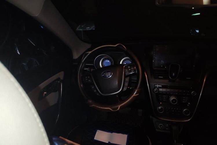 Used Bestune X80 2015 1.8T Automatic Luxury Model Steering Wheel