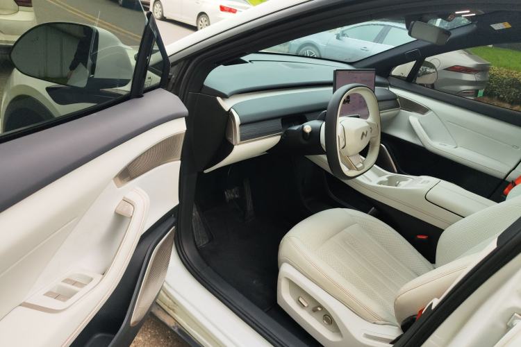 Used ONVO L60 2024 60 kWh Rear-Drive Version