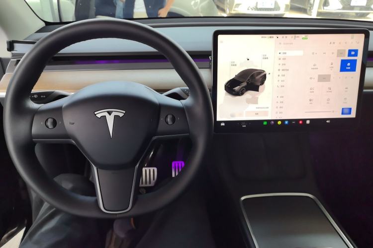 Used Tesla Model Y 2022 Performance High-Performance All-Wheel-Drive Version Center Console