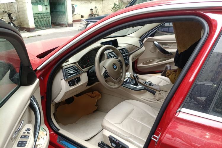 Used BMW 3 Series 2013 Facelift 320Li Fashion Design Package
