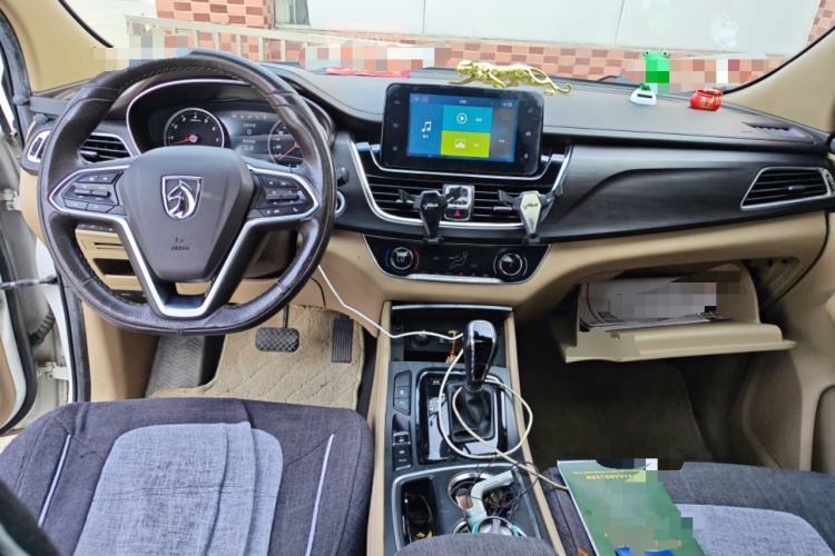 Used Baojun 730 2017 1.8L iAMT Prestige Version 7 Seats
