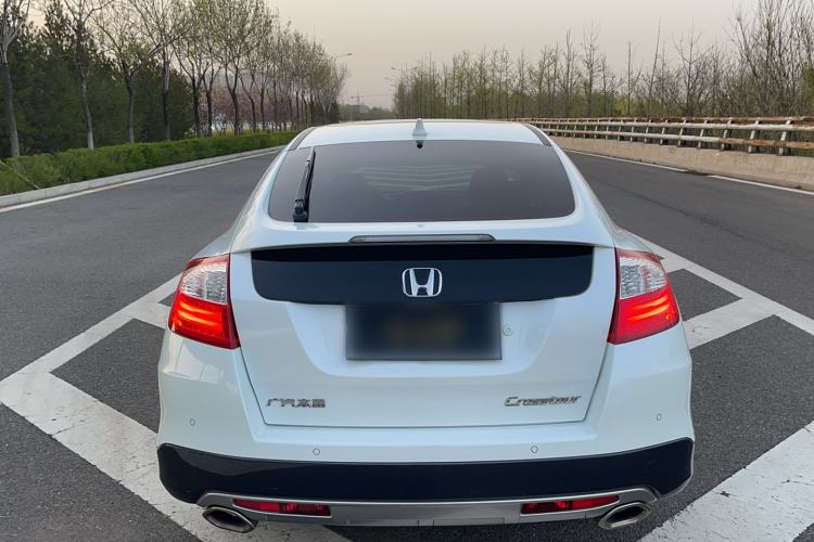 Used Honda Crosstour 2014 2.4L Luxury Edition Exterior 4