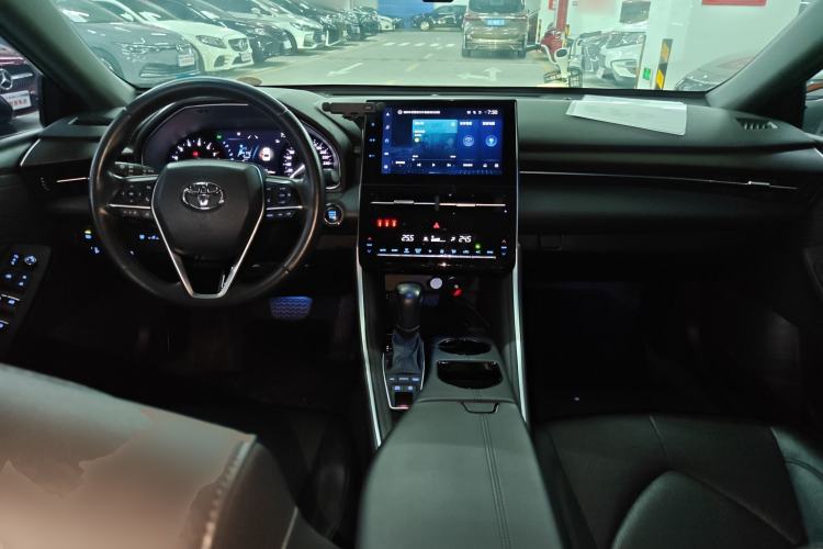 Used Toyota Avalon 2023 2.5L Luxury Edition Center Console