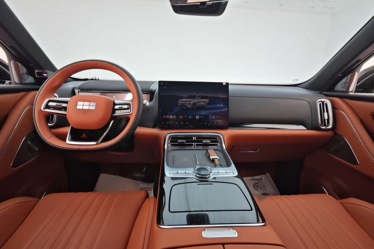 Used Geely Galaxy M9 2025 Model 100km Two-Wheel-Drive Smart Navigation Edition
