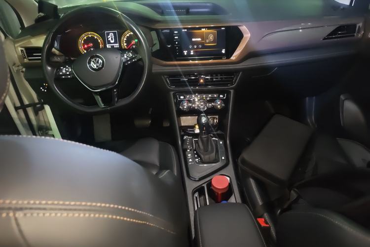 Used Volkswagen Tharu 2020 280TSI Two-Wheel Drive Luxury Plus Version China VI Standard Center Console