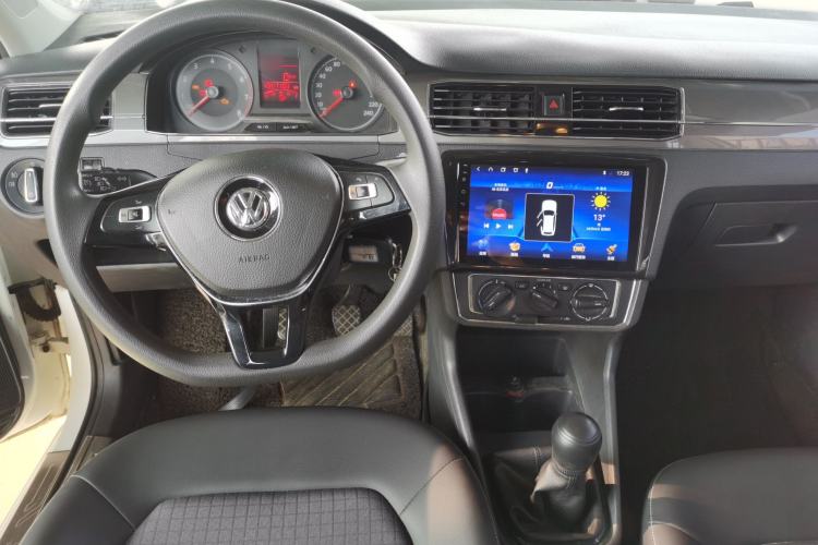 Used Volkswagen Santana 2016 1.6L Manual Comfort Edition
