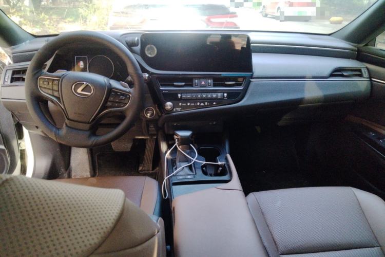 Used Lexus ES 2022 300h Excellence Edition