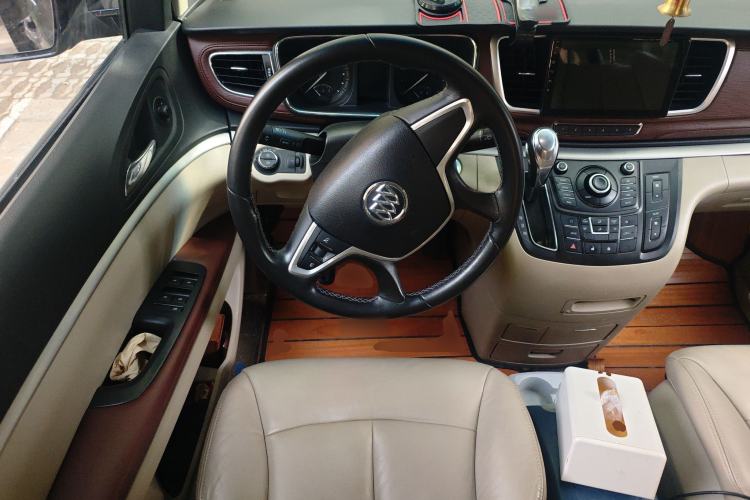 Used Buick GL8 2015 2.4L Luxury Business Premium Edition
