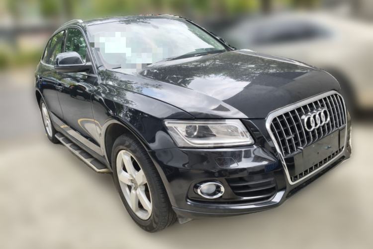 Used Audi Q5 2013 40 TFSI Technology Edition Front Right 45 Deg