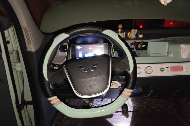 Used Wuling Hongguang MINIEV 2022 Macaron Premium Model – Lithium Iron Phosphate Steering Wheel