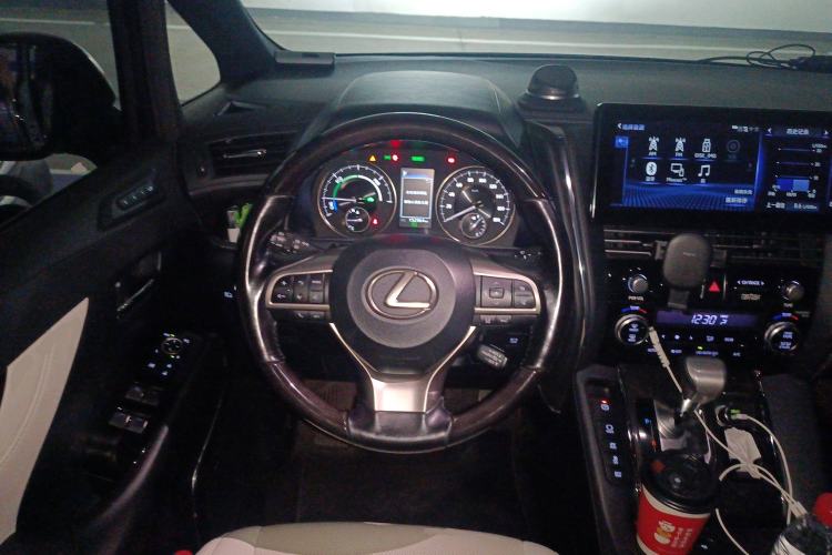 Used Lexus LM 2020 300h Four-Seat Grand Edition
