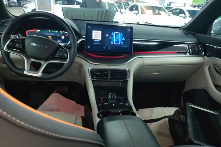 Used BYD Song PLUS New Energy 2024 HONOR Edition DM-i 150km Flagship PLUS Center Console