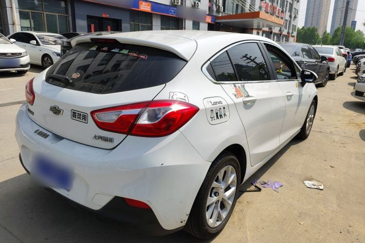 Used Chevrolet Cruze 2017 1.5L Hatchback Automatic Pioneer Sunroof Edition