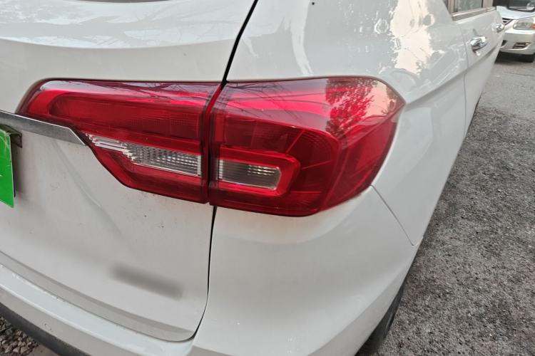 Used Haval M6 2018 1.5T Manual Two-Wheel Drive Elite Model Right Rear Taillight