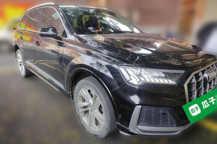 Used Audi Q7 2022 45 TFSI quattro S line Sport Edition Front Right 45 Deg