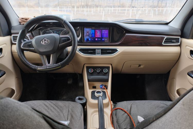 Used CHANGAN KUAYUE Xing V5 EV 2021 Luxury 7-Seater Passenger Van with Lingdian System Center Console