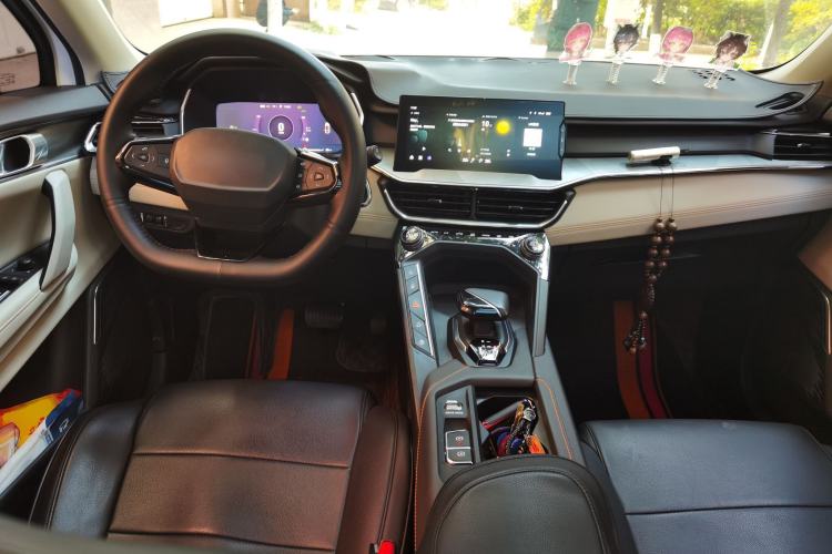 Used Lynk & Co 06 EM-P 2022 PHEV 84 km Range Pro Version