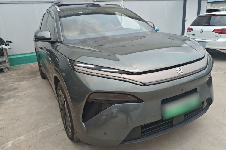 Used BYD Tang L 2025 DM 175KM Drone Player Edition Front Right 45 Deg