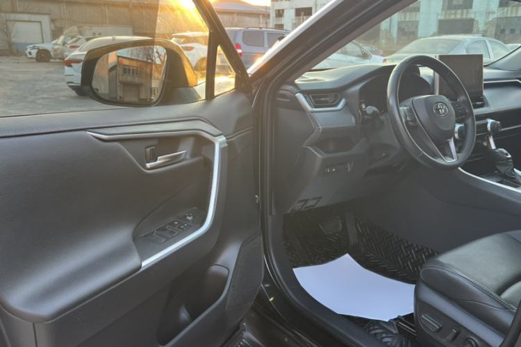 Used Toyota Wildlander 2022 2.0L CVT Two-Wheel Drive Luxury Edition
