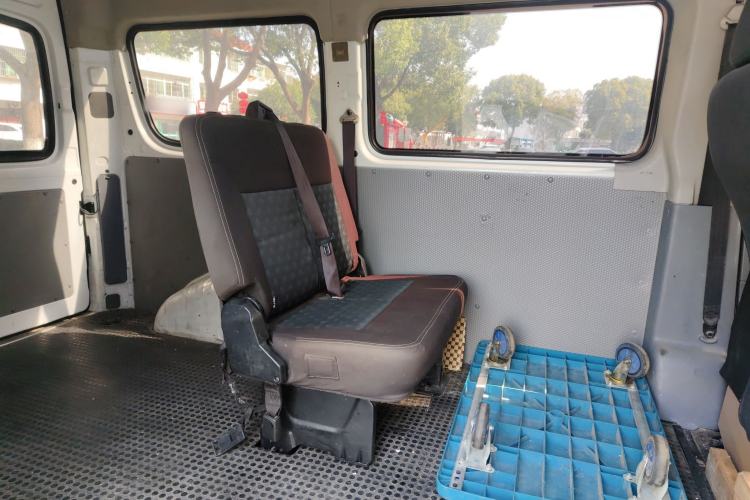 Used SAIC MAXUS Xintu V80 2018 2.5T 6-Speed Manual Aoyuntong Short Wheelbase Mid-Height 5-6 Seater