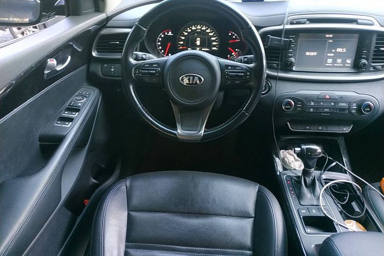 Used Kia Sorento 2015 Sorento L 2.4L Gasoline 4WD Elite Edition 7 Seats China IV Standard